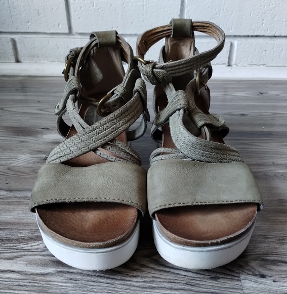 Miz Mooz Green Platform Gladiator Sandals Women's Size 37 US 6.5 - 7 - Picture 2 of 5